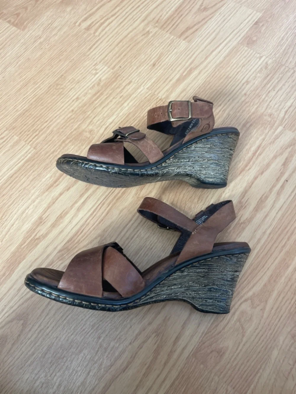 Born Brown Leather Buckle Strap Woodgrain Wedge Heel Size 6